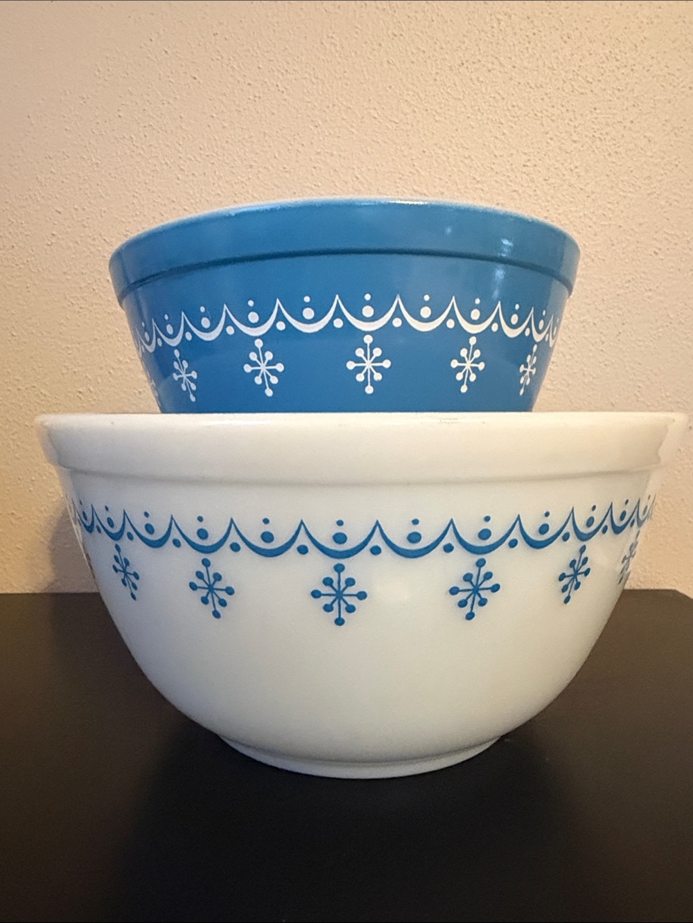 Vintage Pyrex Snowflake Blue Garland nesting mixing bowl set